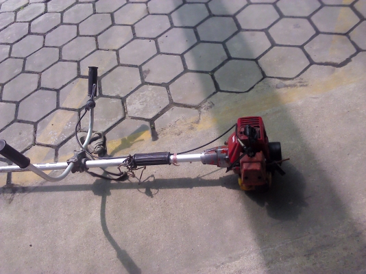 เครื่องตัดหญ้าสะพายข้าง MITSUBISHI  T140 ใช้งานได้ดีน้ำหนักเบา