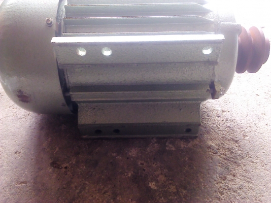 มอเตอร์3 แรงรอบจัด 2800 รอบ ใช้ไฟ220 V.แรงดีใช้ทน(เอามาต่อกับโรงสีข้าวใช้เองเป็นปีแล้ว)ไม่มีปัญหาการใช้งานเลยมี10ลูก มอเตอร์3 แรงรอบจัด 2800 รอบ ใช้ไฟ220 V.แรงดีใช้ทน(เอามาต่อกับโรงสีข้าวใช้เองเป็นปีแล้ว)ไม่มีปัญหาการใช้งานเลยมี10ลูก