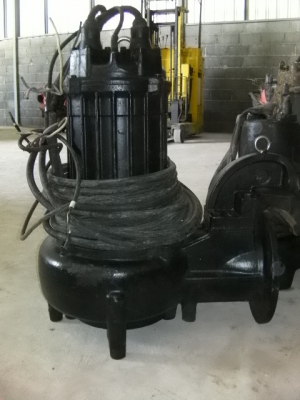 ไดโว้ใช้ในอุสาหกรรมโรงงานญี่ปุ่นแท้สภาพพร้อมใช้Shinmaywa15KW 4P 200V 3เพรส200mm 60H2 62A ราคา15,000บาท