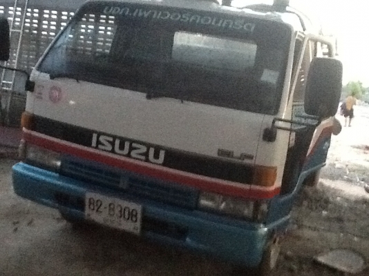 ขายด่วน NPR 4BE1 รถโม่ปูน3คิวพร้อมใช้งานFหน้าFหลังทะเบียนเต็ม