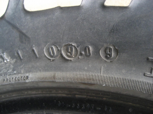 ขายยาง BF 265 75 R16 AT ปี 0909