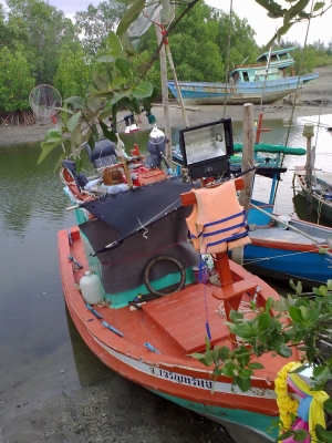 ขายเรือตกปลา ลากหมึก วางอวนปู ขายเรือตกปลา ลากหมึก วางอวนปู
