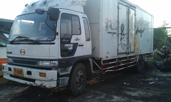 ขายรถ6ล้อตู้เครื่อง210แรงพร้อมใช้งาน