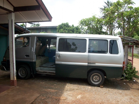 รถตู้ช่วงยาวพร้อมใช้งาน