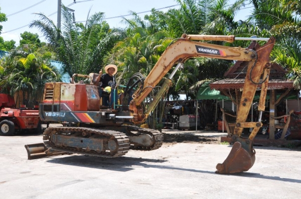 ขาย แบคโฮYANMAR YB35(เท่าpc35)สภาพสวยเดิมจาญี่ปุ่น ยังไม่เคยใช้งานในไทย 240,000 เท่านั้น!!