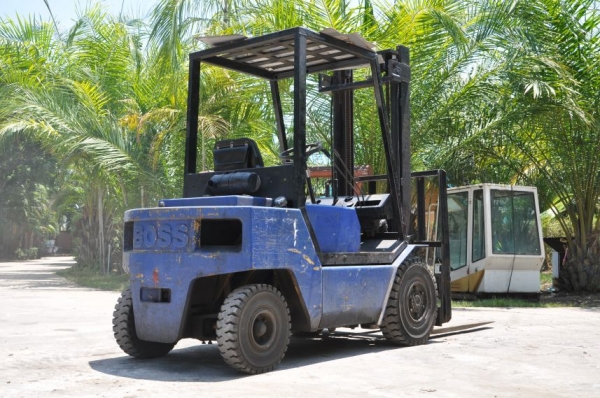 ขายFORKLIFT FORD (BOSS) 2.5ตัน ดีเซล สภาพสวยเดิมจากญี่ปุ่นยังไม่เคยใช้งานในไทย 135,000 เท่านั้น!!