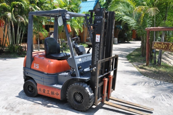 ขายFORKLIFT 6FGL15 TOYOTAรุ่นใหม่ สภาพเดิมๆจากญี่ปุ่นยังไม่เคยใช้งานในไทย 185,000เท่านั้น!!