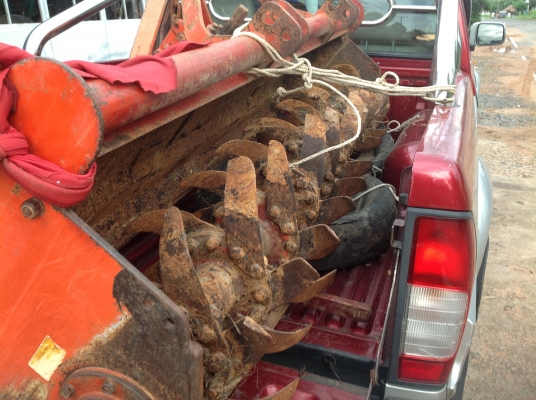 ขายด่วน โรตารี่ ตีดิน ติดรถไถคูโบต้า 47 แรง ตราช้าง 9แถว กว้าง1.80ม. ขายด่วน โรตารี่ ตีดิน ติดรถไถคูโบต้า 47 แรง ตราช้าง 9แถว กว้าง1.80ม.