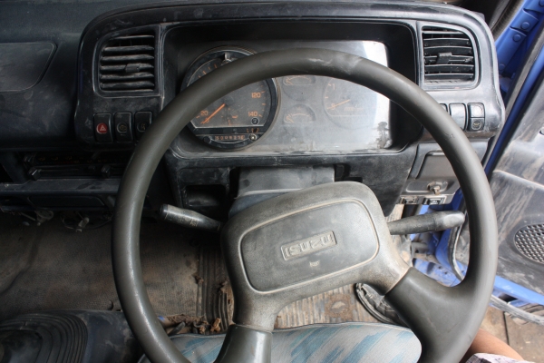 ขายNPRหัวการ์ตูน135แรงดั้ม ปี48 NPR71G