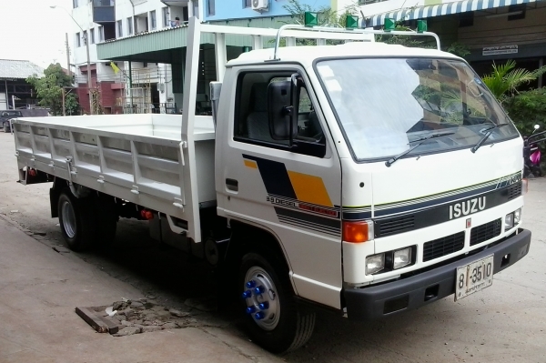 บริการต่อกระบะ ติดตั้งดั๊มพ์ เปลี่ยนหัวรถบรรทุก ซ่อมตู้แห้ง ปรับปรุงสภาพรถบรรทุกเก่า