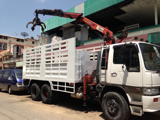 รถบรรทุกติดเฮี๊ยบ