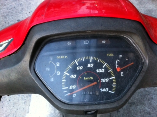 Honda wave 100 ปี 40 สตาร์ทมือ Honda wave 100 ปี 40 สตาร์ทมือ