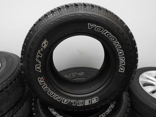ขายยาง Yokohama Geolandar A/T-S 265/70/16 ปลายปี 12 1 ชุด/ถอด ถ่วง ใส่ฟรีค่ะ