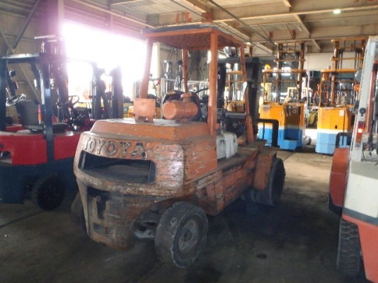 ขาย toyota frok lift รุ่นFDE 35 ดีเซลเพิ่งประมูลลงตู้japanแท้