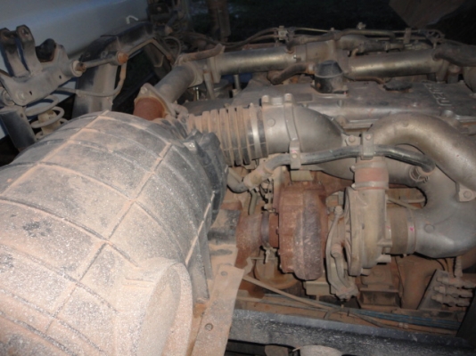 ISUZU DECA  FXZ 360 ปี 2554 มือเดียวออกห้าง  ใช้งานสองแสนกว่ากิโลเมตร