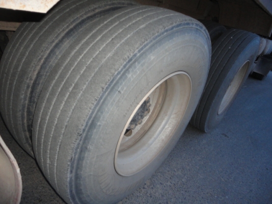 ISUZU DECA  FXZ 360 ปี 2554 มือเดียวออกห้าง  ใช้งานสองแสนกว่ากิโลเมตร