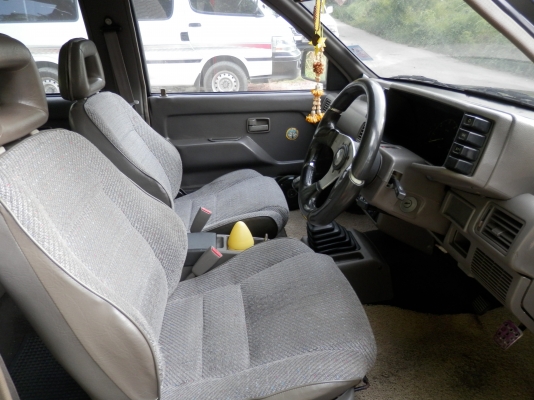 ISUZU CAMEO ปี 94 เครื่อง 2500 มังกรทอง มีแอร์รีโมท เกียร์ Manual