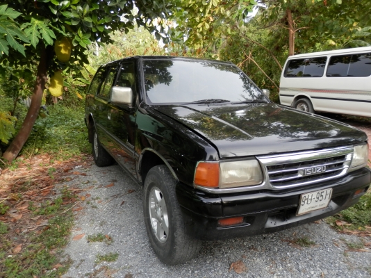 ISUZU CAMEO ปี 94 เครื่อง 2500 มังกรทอง มีแอร์รีโมท เกียร์ Manual
