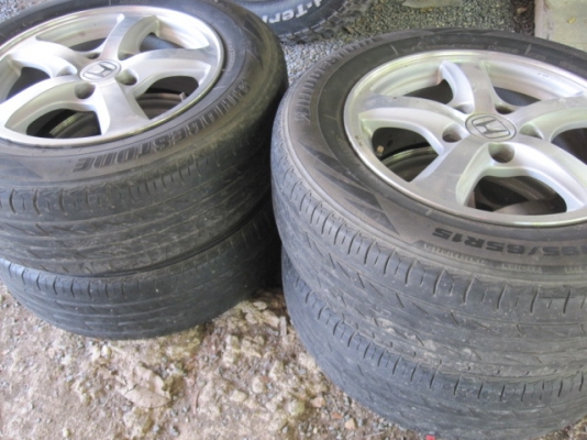 แม็กเก๋ง Honda พร้อมยาง ขายถูกๆ แม็กเก๋ง Honda พร้อมยาง ขายถูกๆ