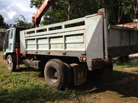 รถอิซูซุ 6 ล้อดั้ม ติดเครน 3 ตัน   175 แรงม้า  สนใจติดต่อ 081 - 6079515