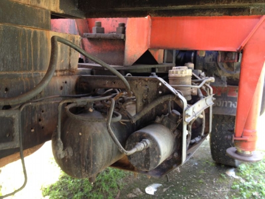 รถอิซูซุ 6 ล้อดั้ม ติดเครน 3 ตัน   175 แรงม้า  สนใจติดต่อ 081 - 6079515