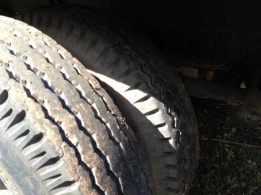 รถอิซูซุ 6 ล้อดั้ม ติดเครน 3 ตัน   175 แรงม้า  สนใจติดต่อ 081 - 6079515