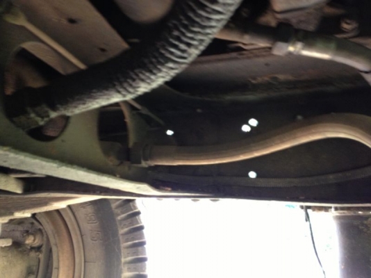 รถอิซูซุ 6 ล้อดั้ม ติดเครน 3 ตัน   175 แรงม้า  สนใจติดต่อ 081 - 6079515