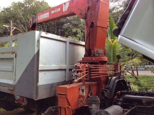 รถอิซูซุ 6 ล้อดั้ม ติดเครน 3 ตัน   175 แรงม้า  สนใจติดต่อ 081 - 6079515