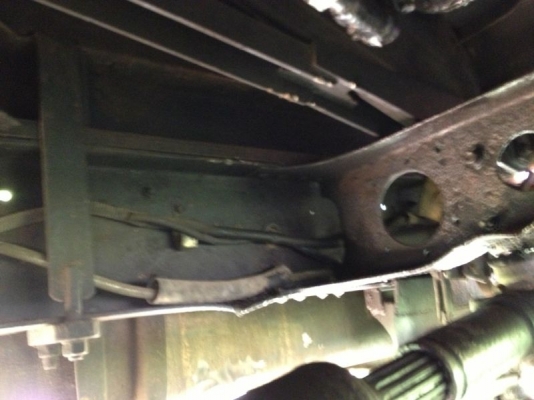 รถอิซูซุ 6 ล้อดั้ม ติดเครน 3 ตัน   175 แรงม้า  สนใจติดต่อ 081 - 6079515