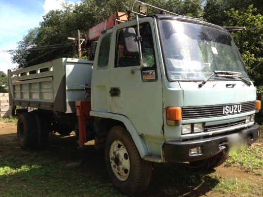รถอิซูซุ 6 ล้อดั้ม ติดเครน 3 ตัน   175 แรงม้า  สนใจติดต่อ 081 - 6079515