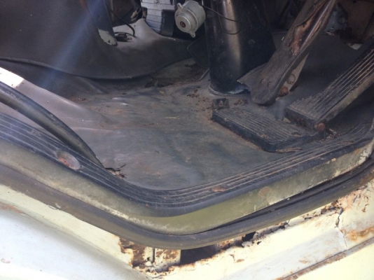 รถอิซูซุ 6 ล้อดั้ม ติดเครน 3 ตัน   175 แรงม้า  สนใจติดต่อ 081 - 6079515