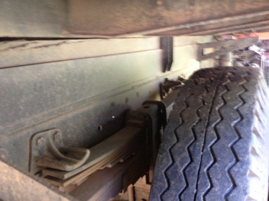 รถอิซูซุ 6 ล้อดั้ม ติดเครน 3 ตัน   175 แรงม้า  สนใจติดต่อ 081 - 6079515