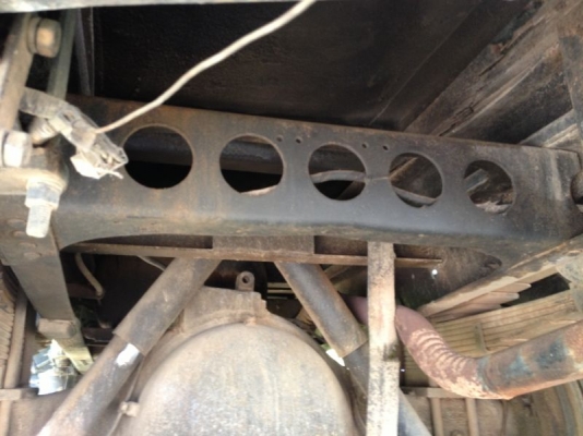 รถอิซูซุ 6 ล้อดั้ม ติดเครน 3 ตัน   175 แรงม้า  สนใจติดต่อ 081 - 6079515