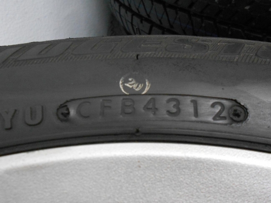 ขายล้อแม็ก Honda city ขอบ 15 พร้อมยางป้ายแดงปลายปี 12/เทิร์นได้-ใส่ฟรีค่ะ