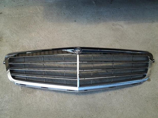 ขายกระจังหน้า MERCEDES BENZ C Class W204