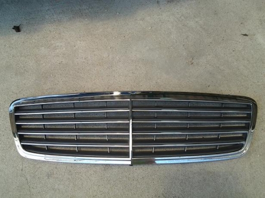 ขายกระจังหน้า MERCEDES BENZ C Class W203
