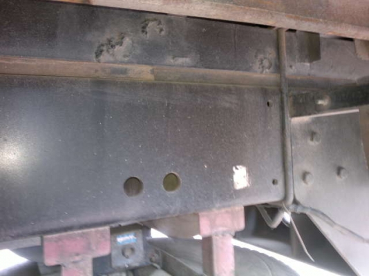 รถอิซูซุ 10 ล้อ รั้ว 230 แรงม้า  ปี 49  สนใจติดต่อ 081 - 6079515