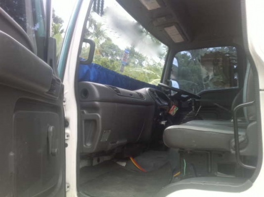 รถอิซูซุ 10 ล้อ รั้ว 230 แรงม้า  ปี 49  สนใจติดต่อ 081 - 6079515