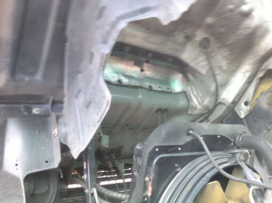 รถอิซูซุ 10 ล้อ รั้ว 230 แรงม้า  ปี 49  สนใจติดต่อ 081 - 6079515