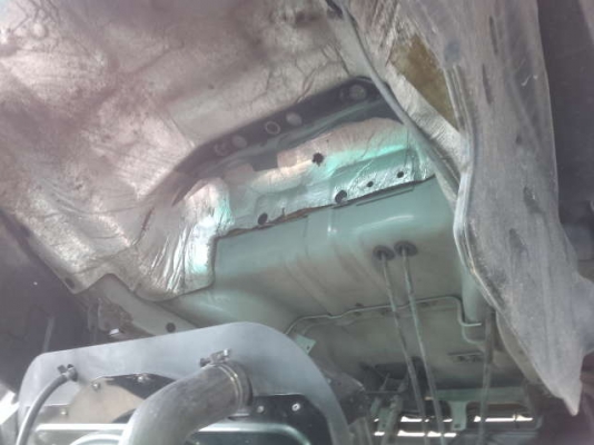 รถอิซูซุ 10 ล้อ รั้ว 230 แรงม้า  ปี 49  สนใจติดต่อ 081 - 6079515