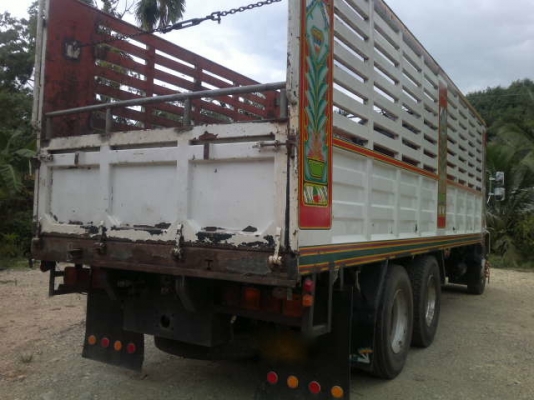 รถอิซูซุ 10 ล้อ รั้ว 230 แรงม้า  ปี 49  สนใจติดต่อ 081 - 6079515