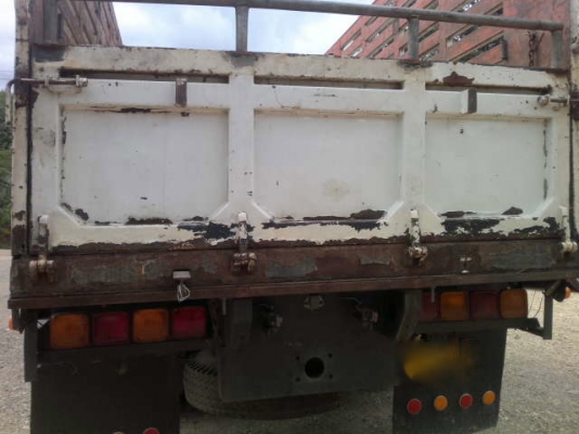 รถอิซูซุ 10 ล้อ รั้ว 230 แรงม้า  ปี 49  สนใจติดต่อ 081 - 6079515