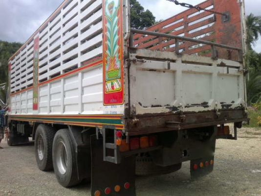 รถอิซูซุ 10 ล้อ รั้ว 230 แรงม้า  ปี 49  สนใจติดต่อ 081 - 6079515