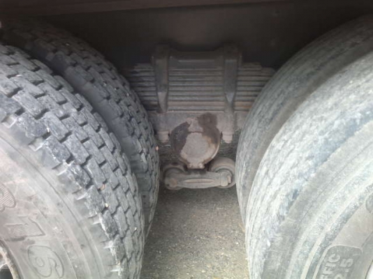 รถอิซูซุ 10 ล้อ รั้ว 230 แรงม้า  ปี 49  สนใจติดต่อ 081 - 6079515