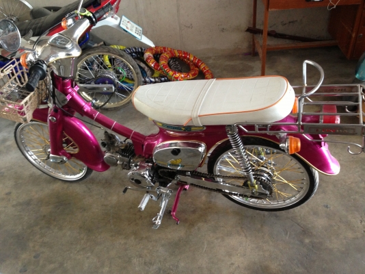 ขายC70ทะเบียนเครื่องเวฟ110 สีชมพู่ 26000 ต่อรองได้ สนใจติดต่อ 082-5458981