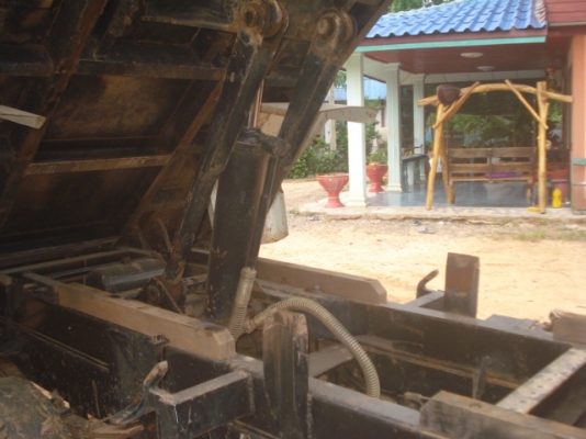 ขายด่วน ISUZU ROCKY เครื่อง 195 แรงม้า ดั๊มดิน 3.60 เมตรสวยๆๆครับ