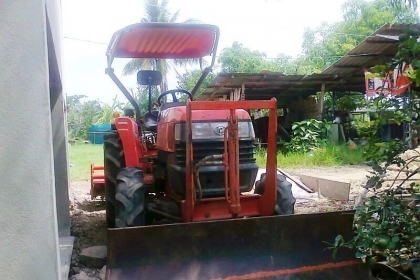 ขายด่วน..รถไถ KUBOTA L3408 DI เลขไมล์ 2,600 ชั่วโมง สภาพใหม่ทั้งคัน รถสวย พร้อมใช้งาน แถมใบดันหน้า และ จอบหมุน ตราช้าง.