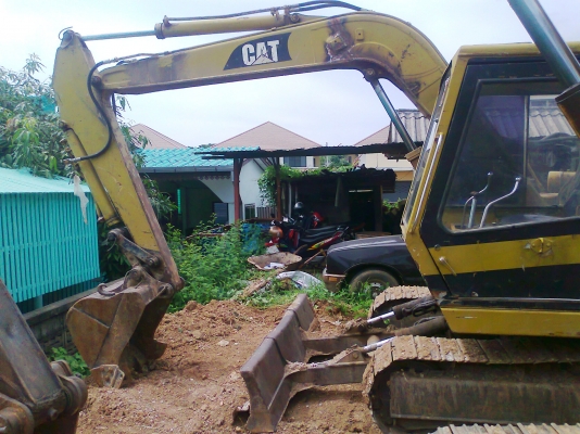 ขายด่วน  รถแบคโฮ CAT E70 B รถสวย แรงขุดดี ทำงานไว เดินแรงทั้งสองข้าง.