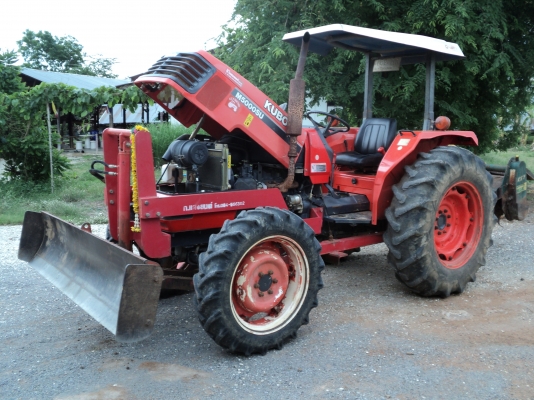 รถแทรกเตอร์