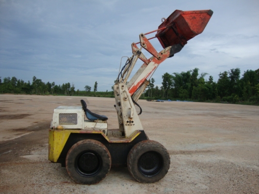 ขายรถตัก komatsu รุ่นsk07-2085